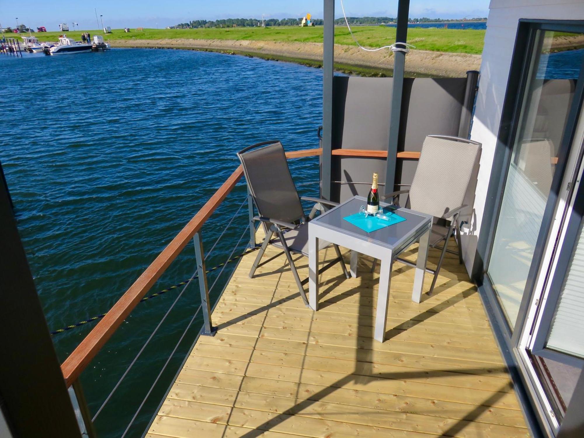 Hausboot Fehmarn Hotel ภายนอก รูปภาพ
